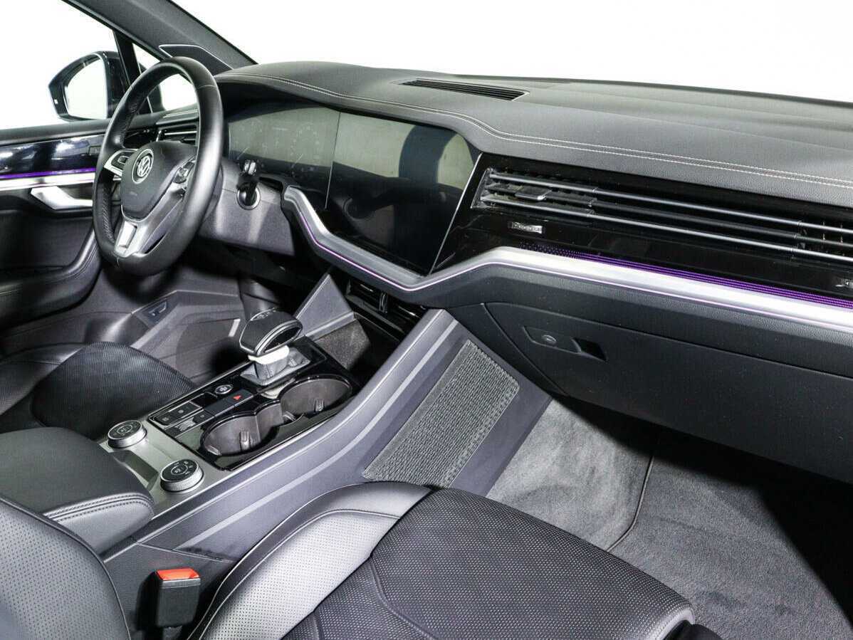 Volkswagen Touareg 2020 года с пробегом. Фото: #6
