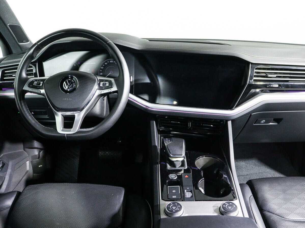 Volkswagen Touareg 2020 года с пробегом. Фото: #9