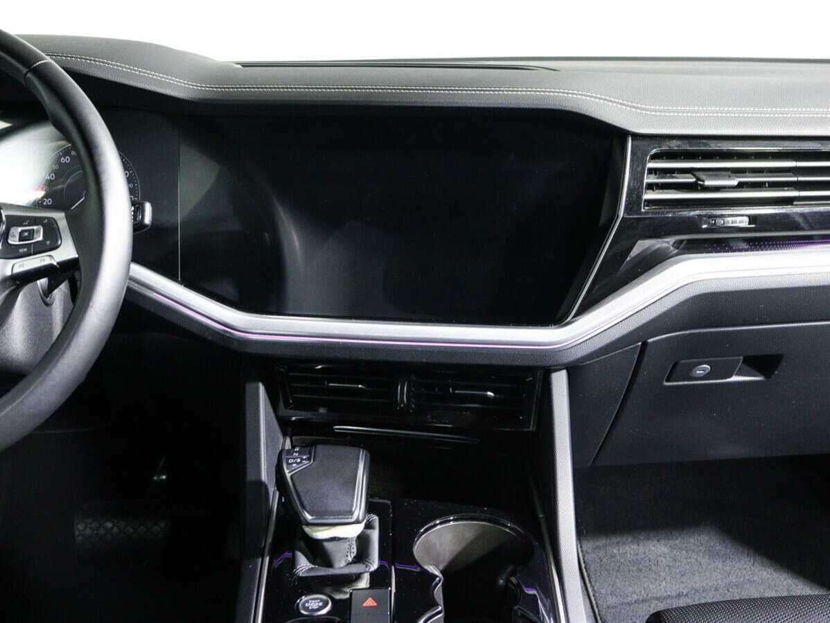 Volkswagen Touareg 2020 года с пробегом. Фото: #10