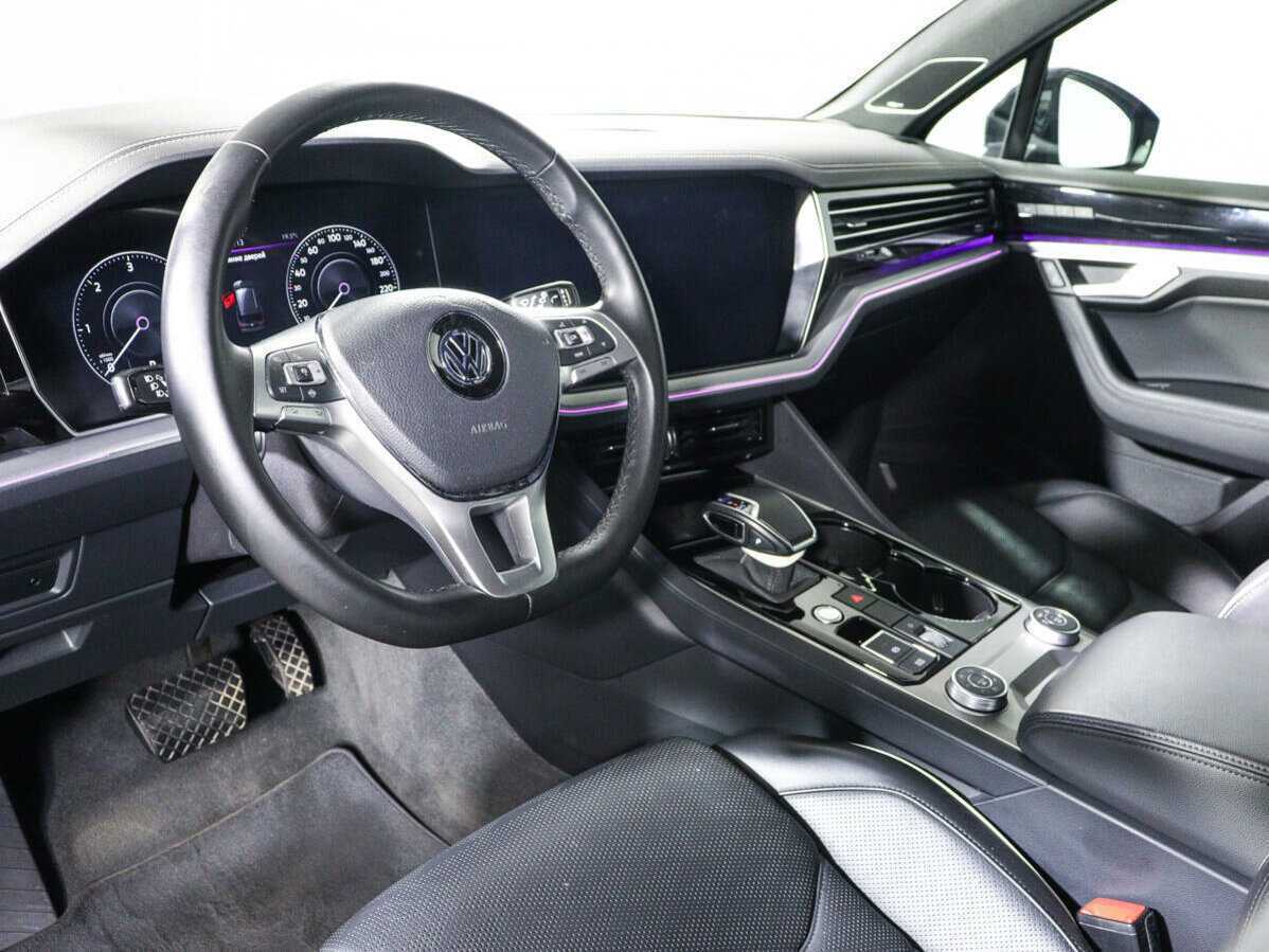 Volkswagen Touareg 2020 года с пробегом. Фото: #11