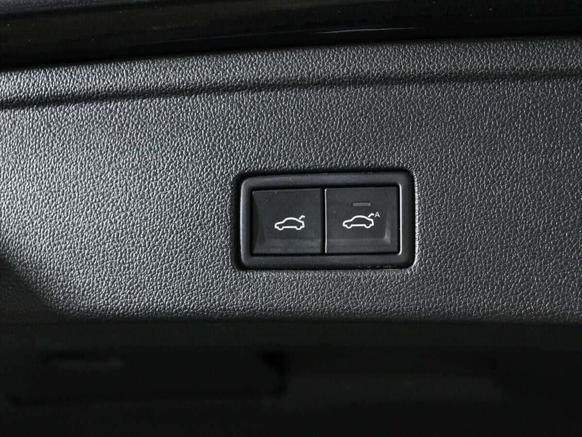 Volkswagen Touareg 2020 года с пробегом. Фото: #15