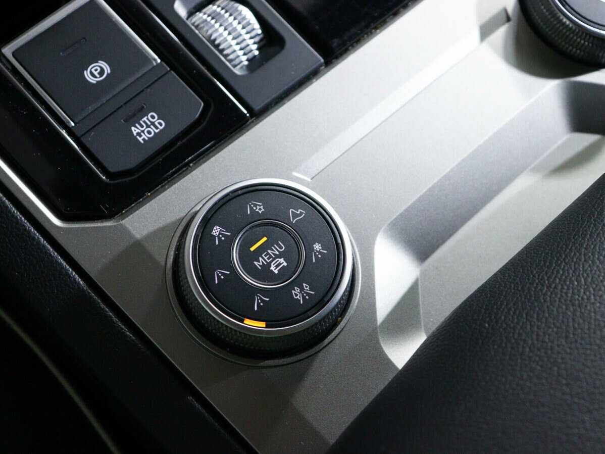Volkswagen Touareg 2020 года с пробегом. Фото: #24