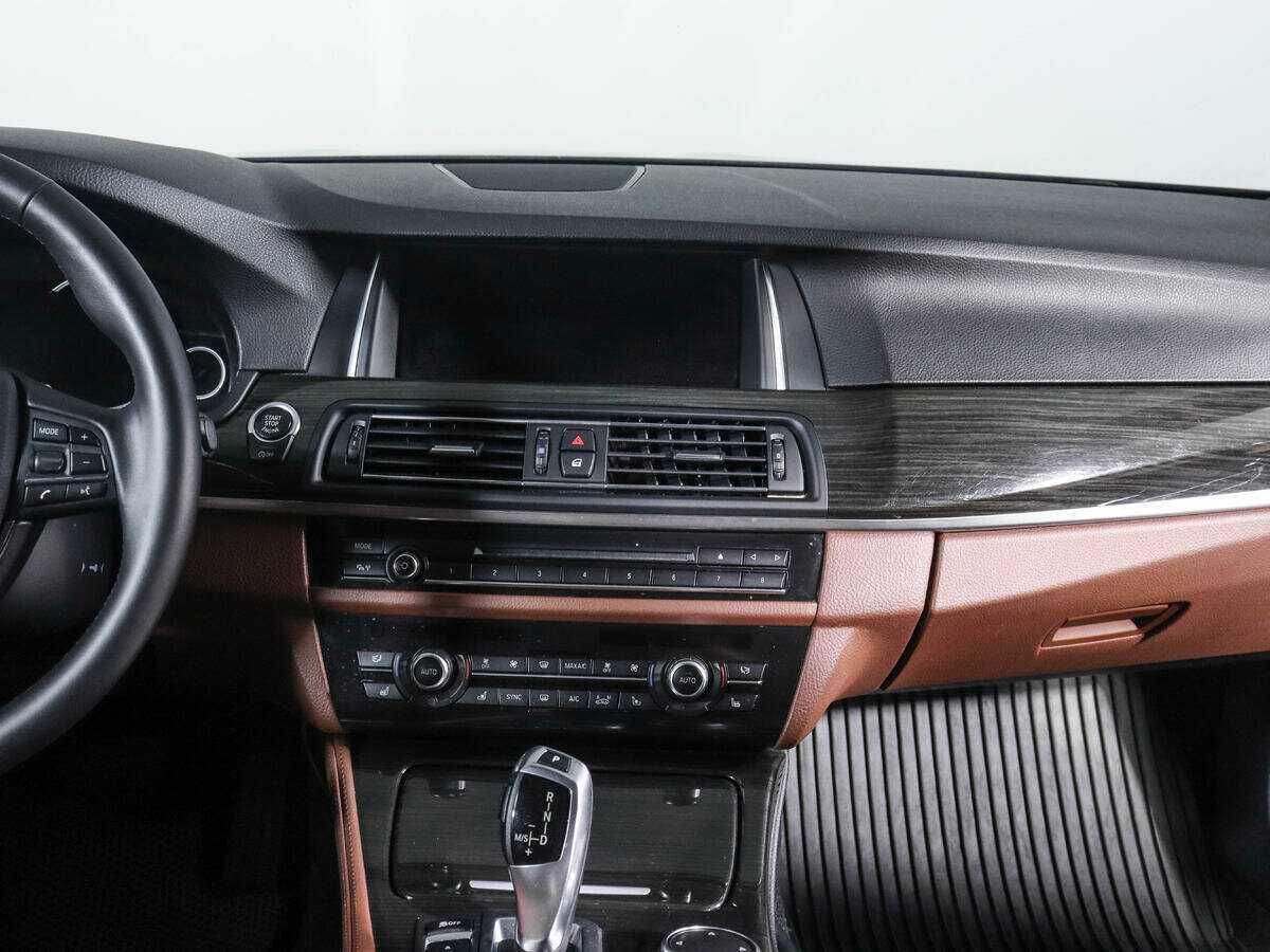 BMW 5 серии 2016 года с пробегом. Фото: #12
