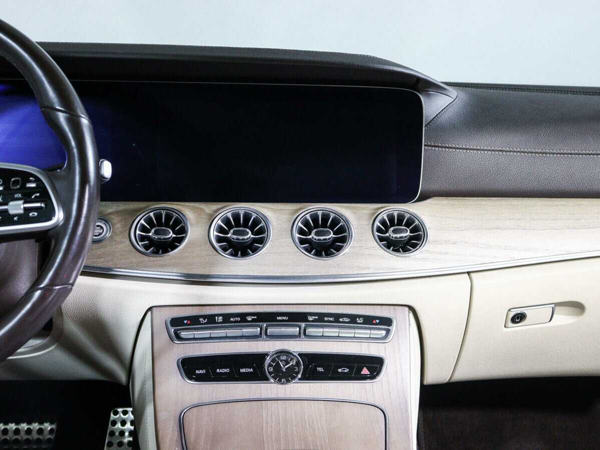 Mercedes-Benz E-Класс 2018 года с пробегом. Фото: #12