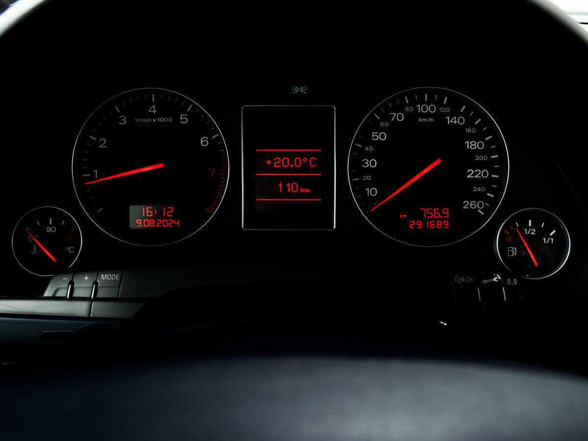 Audi A4 2002 года с пробегом. Фото: #9