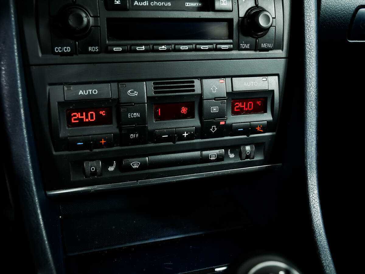 Audi A4 2002 года с пробегом. Фото: #13