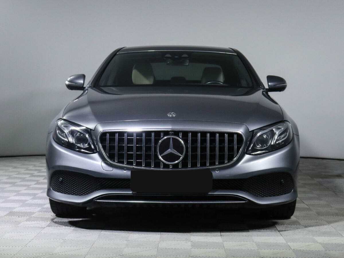 Mercedes-Benz E-Класс 2018 года с пробегом. Фото: #1