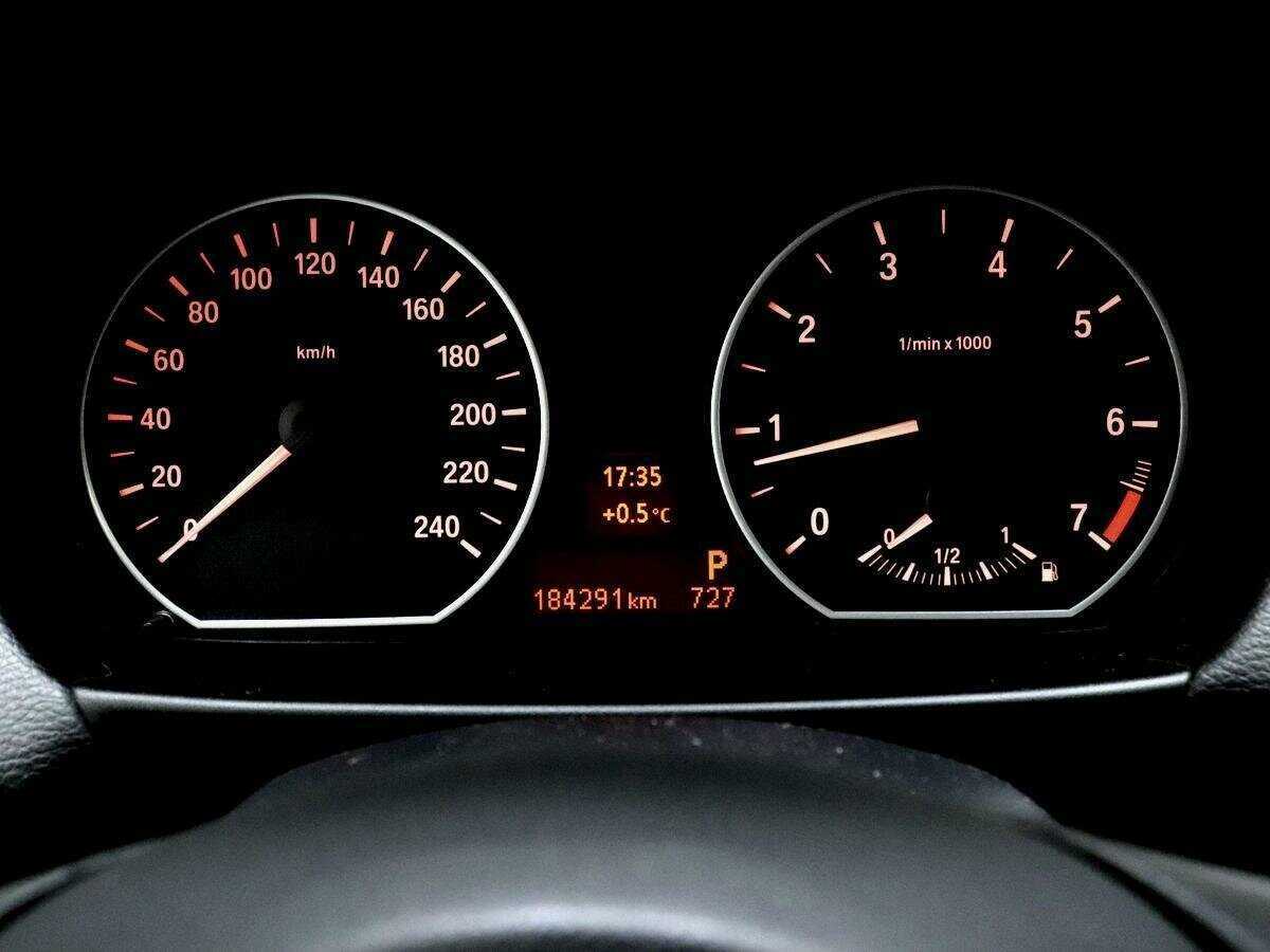 BMW 1 серии 2011 года с пробегом. Фото: #12