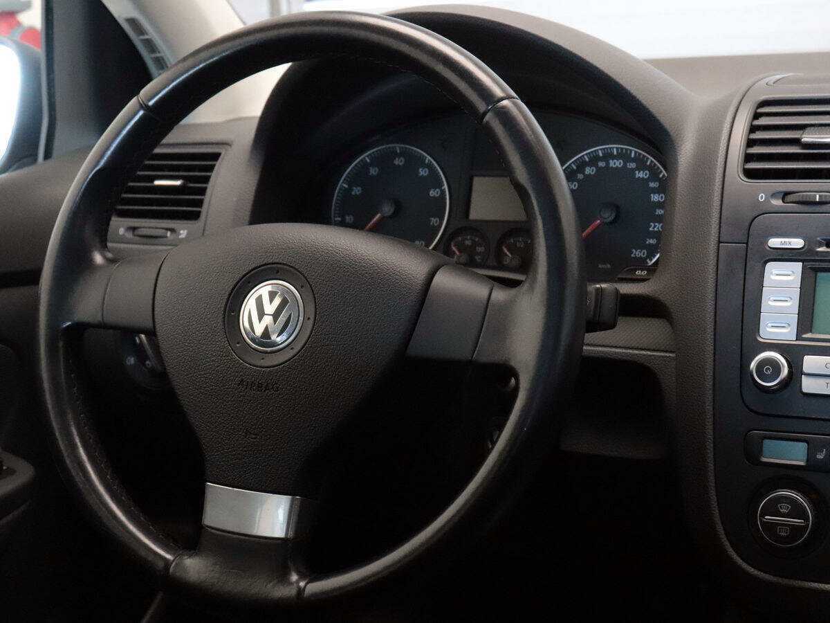 Volkswagen Golf 2007 года с пробегом. Фото: #9