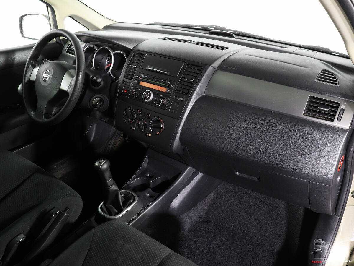 Nissan Tiida 2011 года с пробегом. Фото: #7