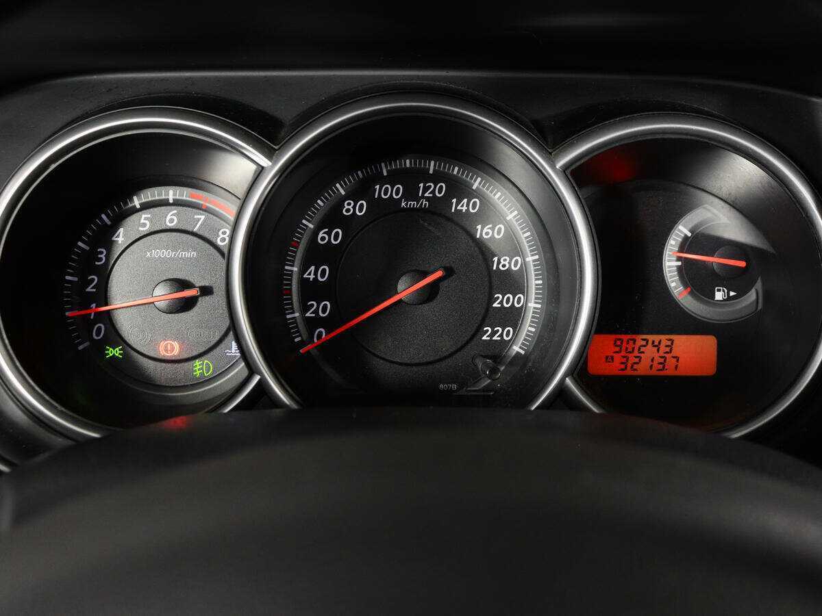 Nissan Tiida 2011 года с пробегом. Фото: #9