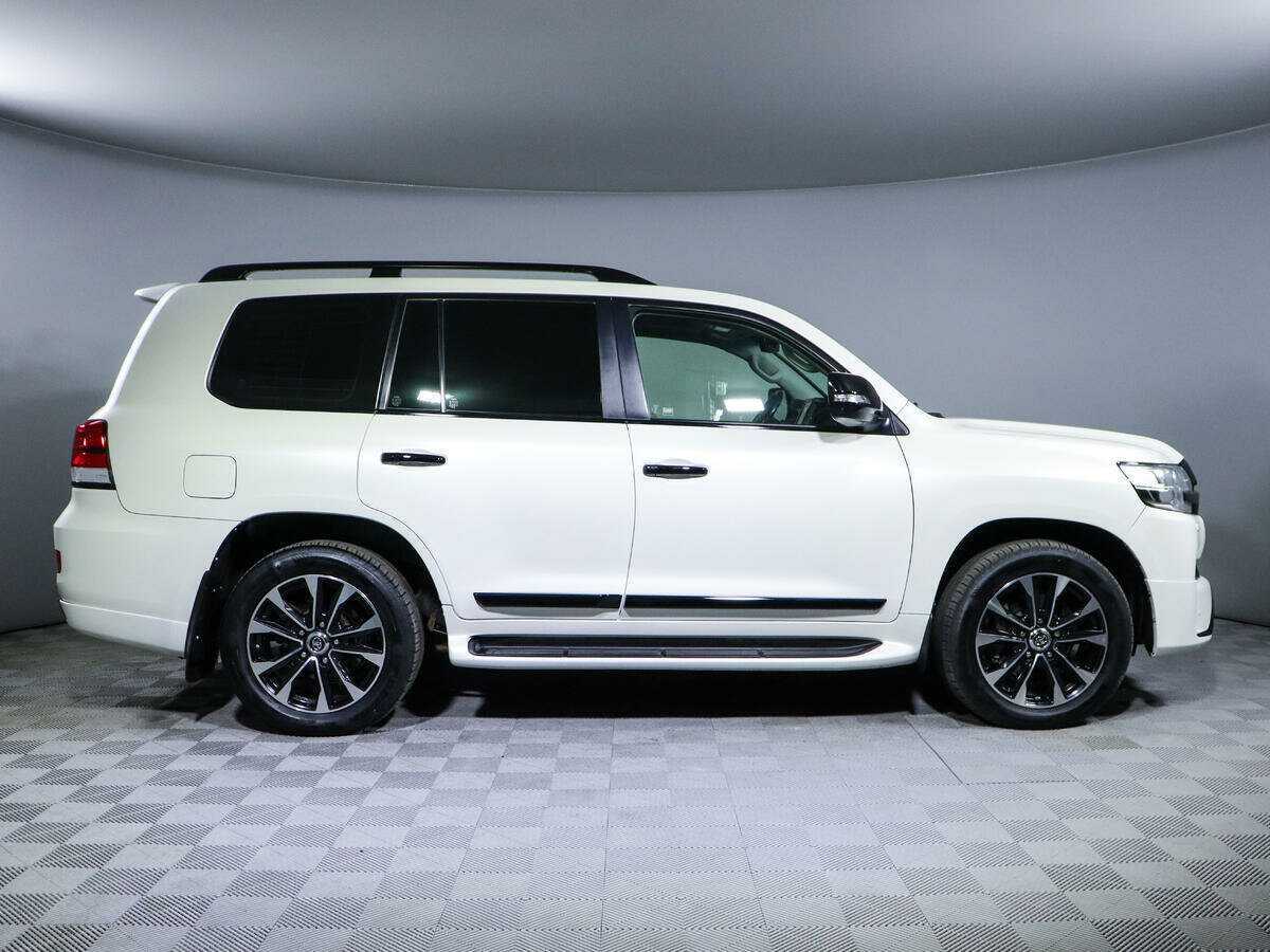 Toyota Land Cruiser 2018 года с пробегом. Фото: #3