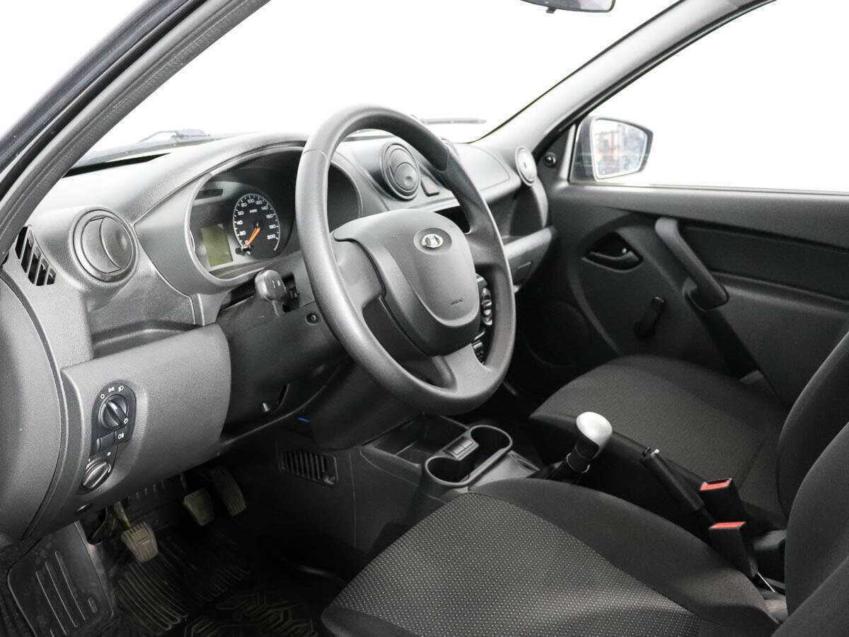 Б/У Лада (ВАЗ) Гранта 2015 года. Фото: #9