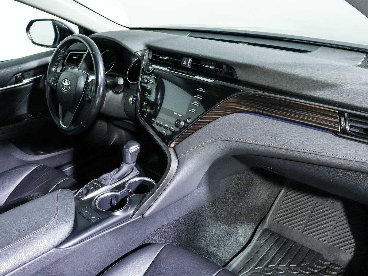 Toyota Camry 2020 года с пробегом. Фото: #6