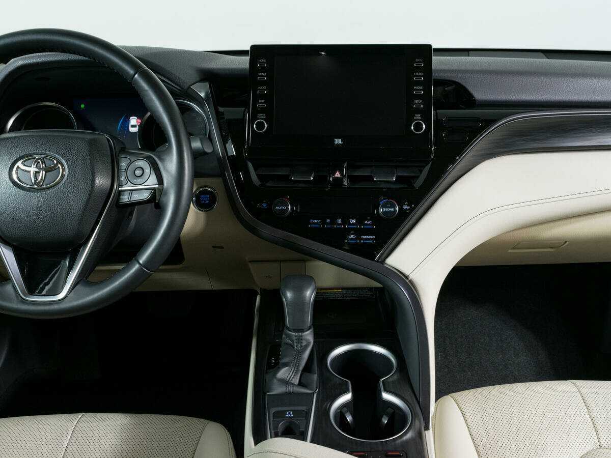 Toyota Camry 2021 года с пробегом. Фото: #6