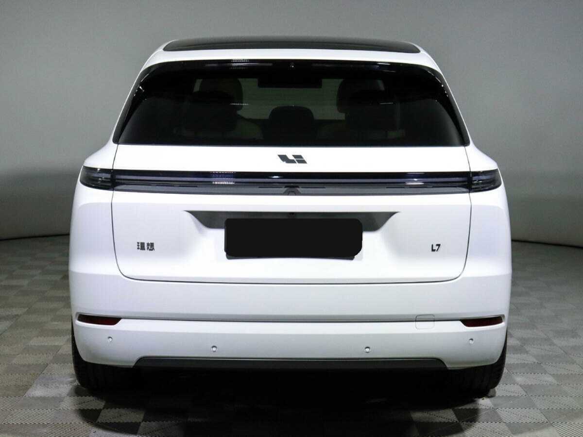 LiXiang L7 2024 года с пробегом. Фото: #4