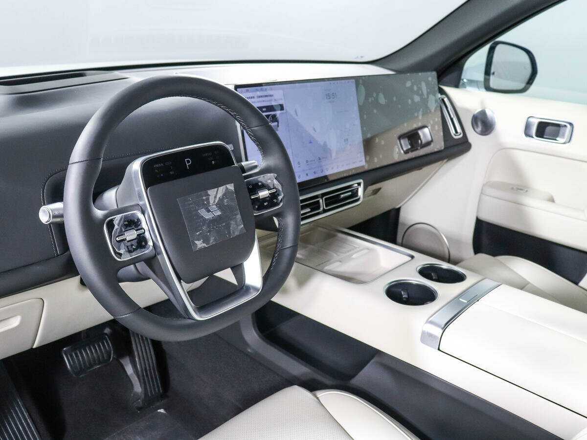 LiXiang L7 2024 года с пробегом. Фото: #11