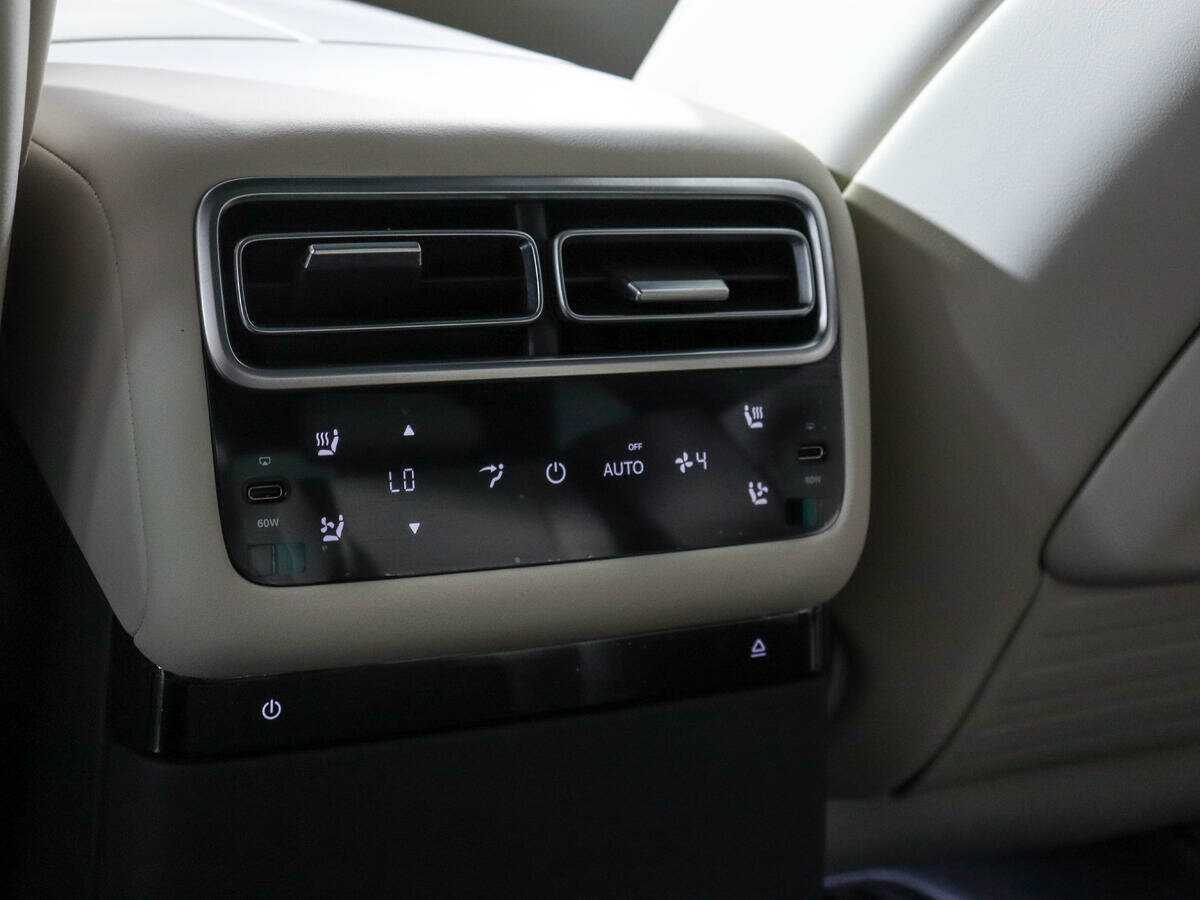 LiXiang L7 2024 года с пробегом. Фото: #14