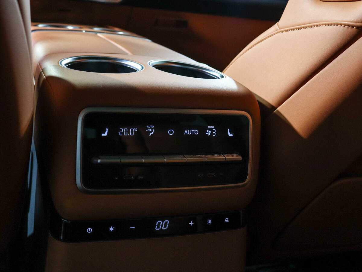 LiXiang L9 2023 года с пробегом. Фото: #16