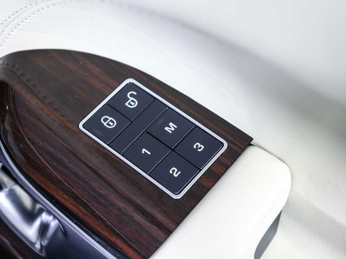 Land Rover Range Rover 2016 года с пробегом. Фото: #13