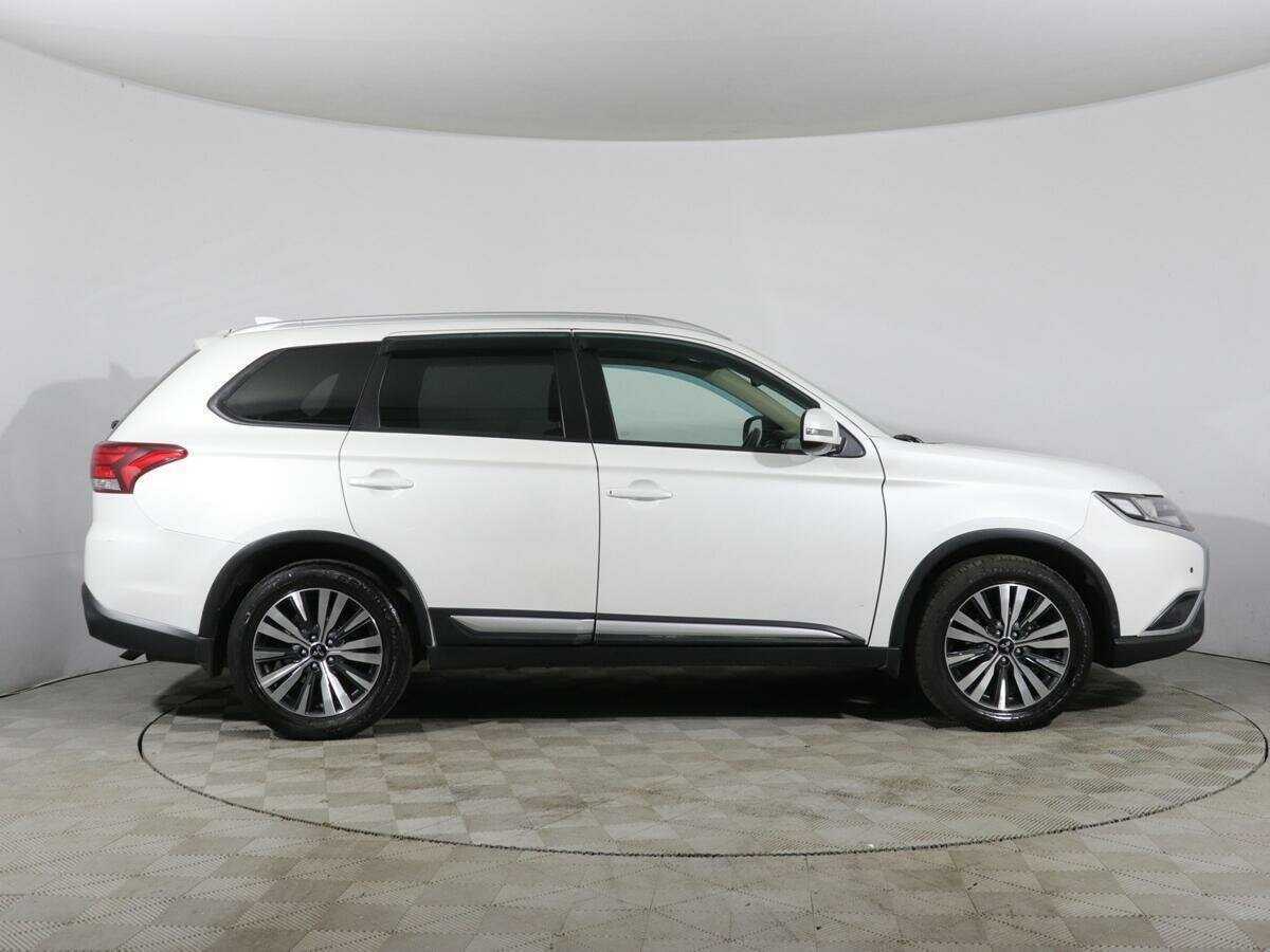 Mitsubishi Outlander 2019 года с пробегом. Фото: #3