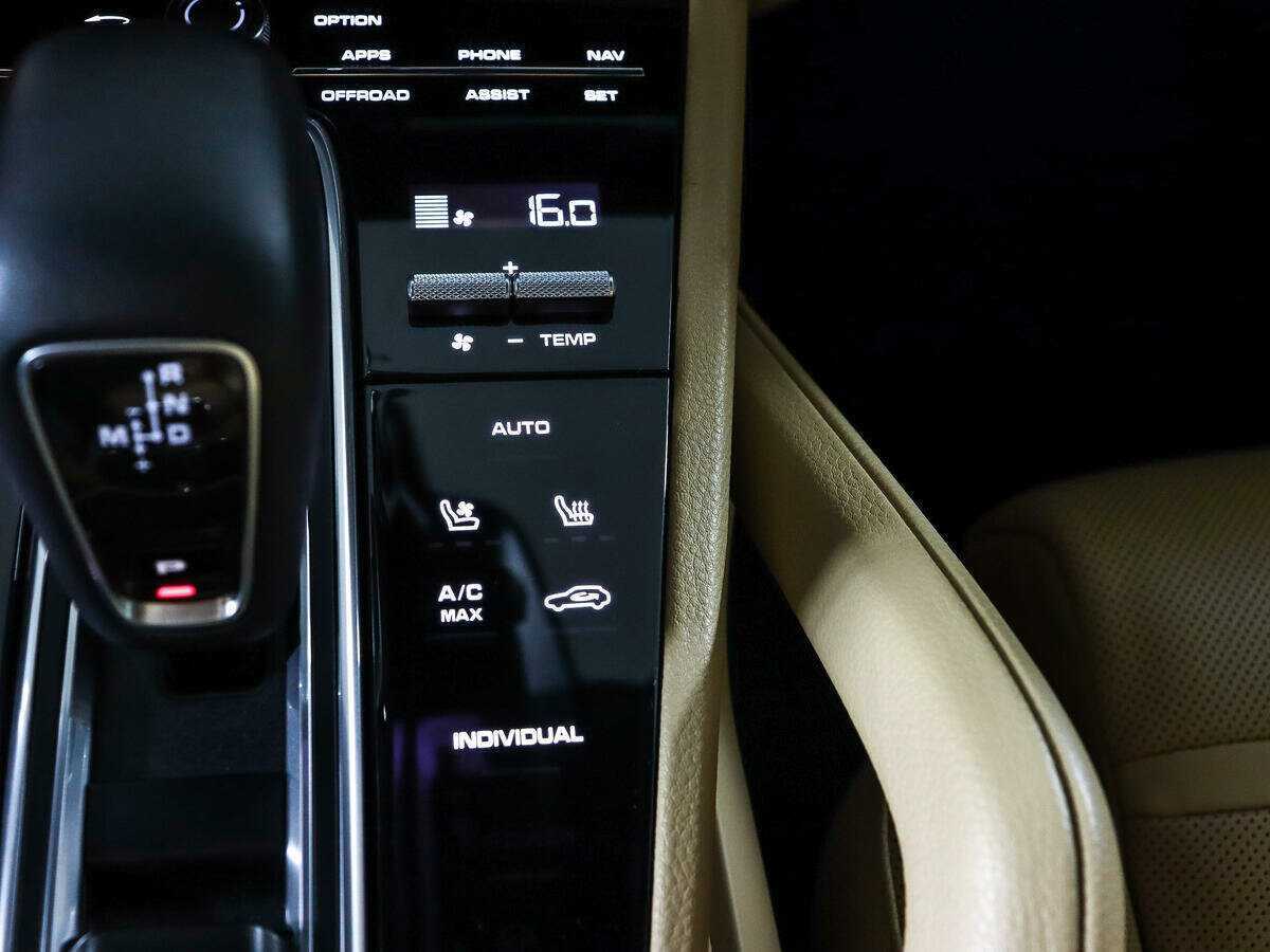 Porsche Cayenne 2018 года с пробегом. Фото: #21