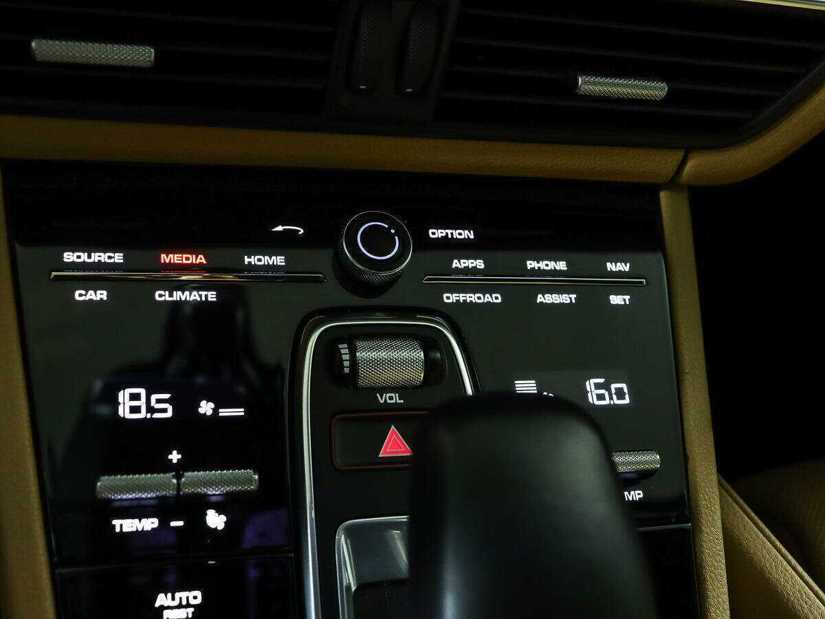 Porsche Cayenne 2018 года с пробегом. Фото: #22