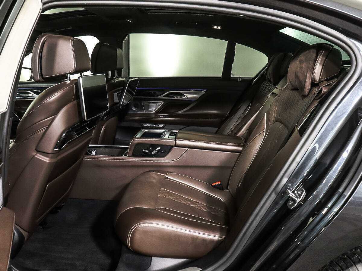 BMW 7 серии 2017 года с пробегом. Фото: #8