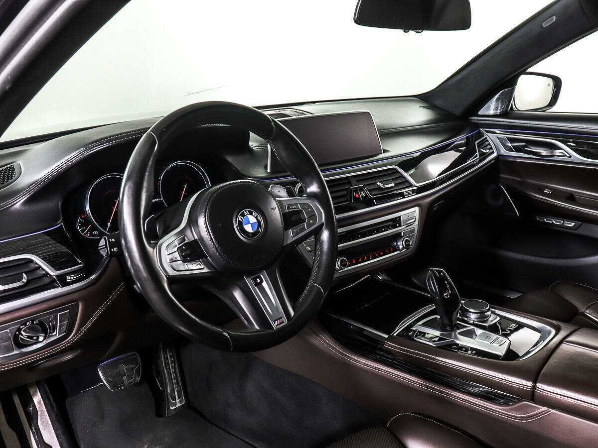 BMW 7 серии 2017 года с пробегом. Фото: #12