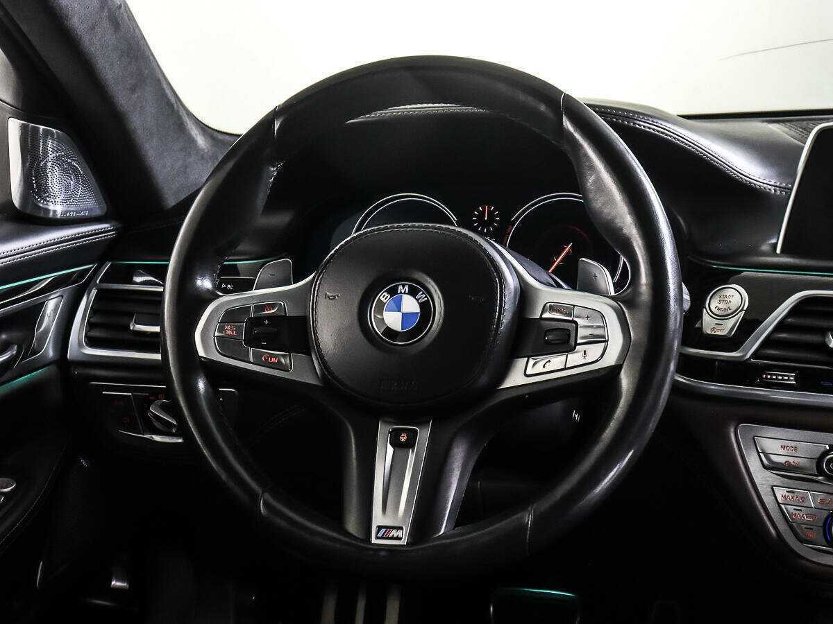 BMW 7 серии 2017 года с пробегом. Фото: #13