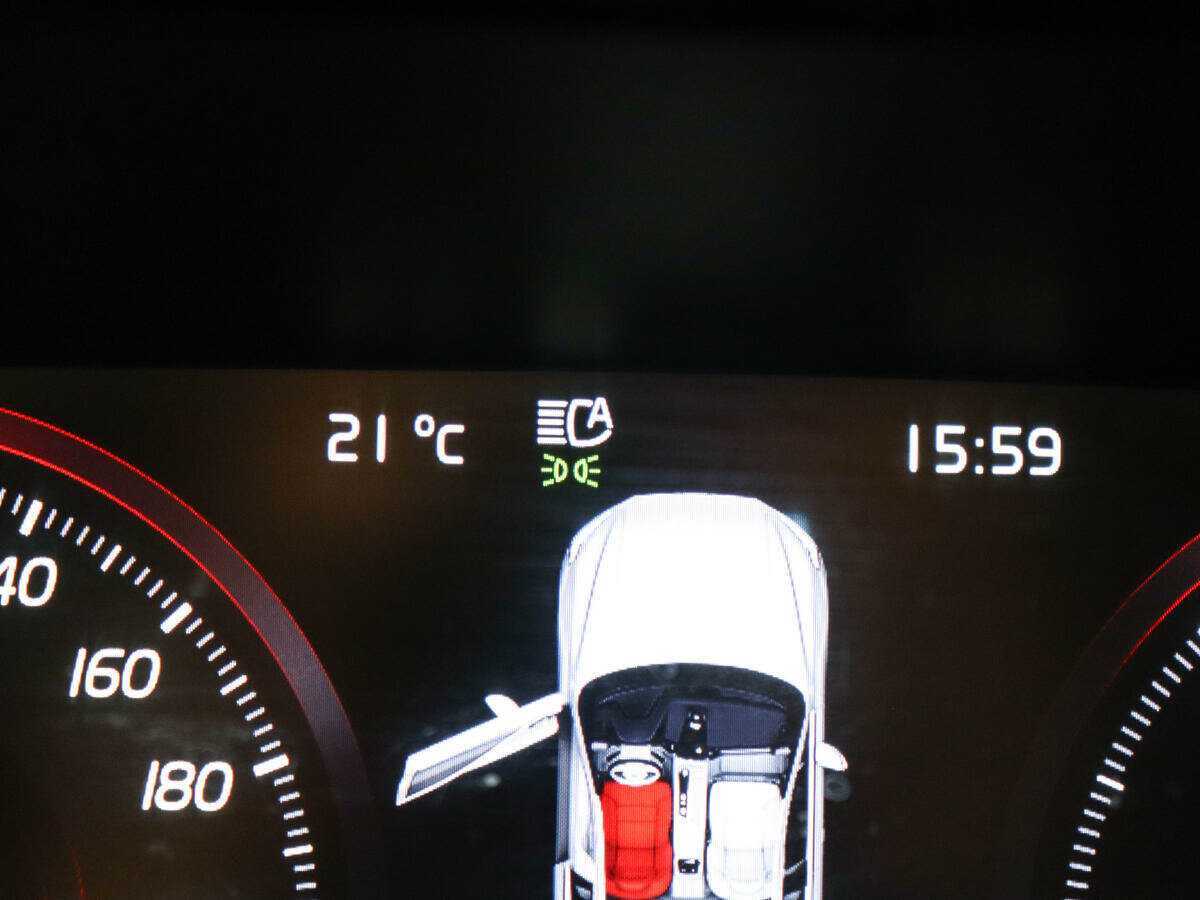 Volvo XC60 2018 года с пробегом. Фото: #15