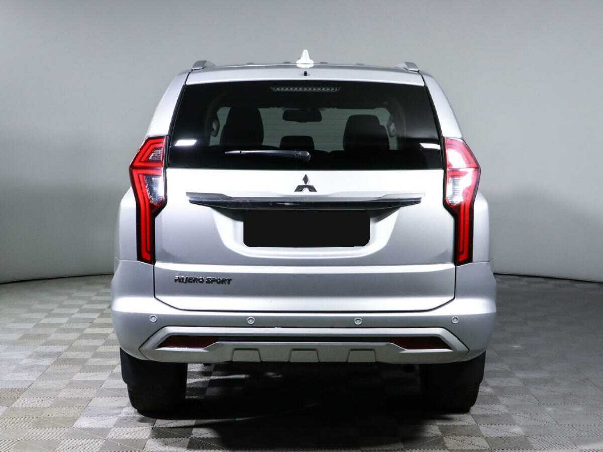 Mitsubishi Pajero Sport 2021 года с пробегом. Фото: #4