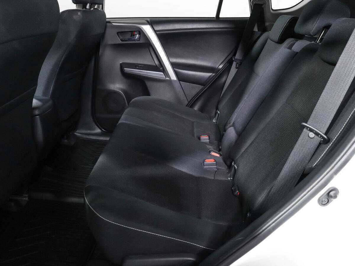 Toyota RAV4 2015 года с пробегом. Фото: #9