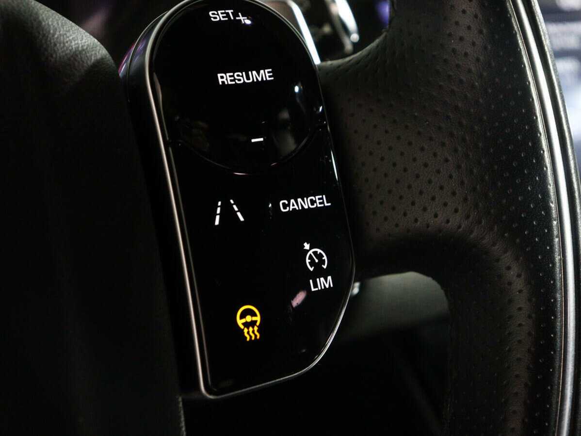 Land Rover Range Rover Velar 2020 года с пробегом. Фото: #16