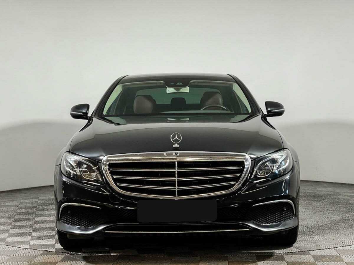 Mercedes-Benz E-Класс 2018 года с пробегом. Фото: #1