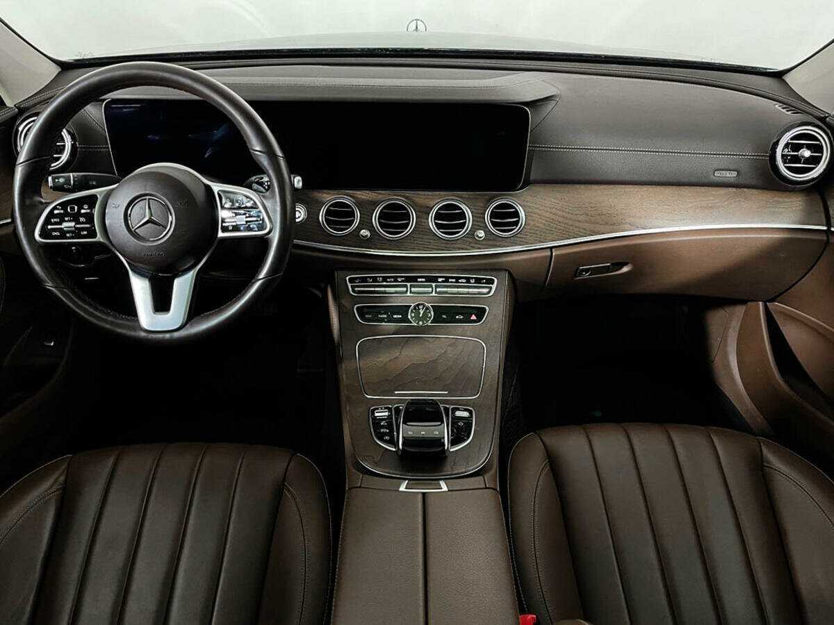 Mercedes-Benz E-Класс 2018 года с пробегом. Фото: #11