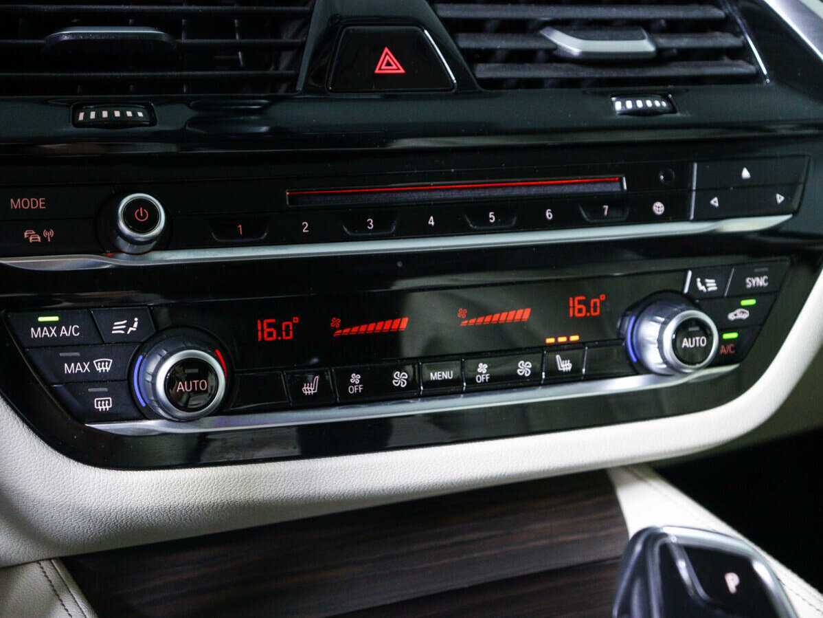 BMW 5 серии 2019 года с пробегом. Фото: #12