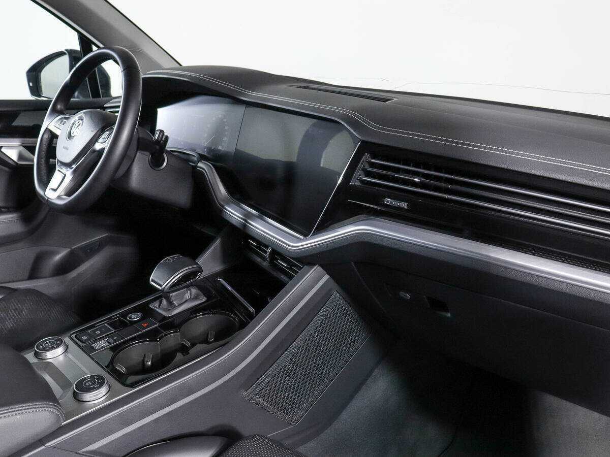 Volkswagen Touareg 2019 года с пробегом. Фото: #6