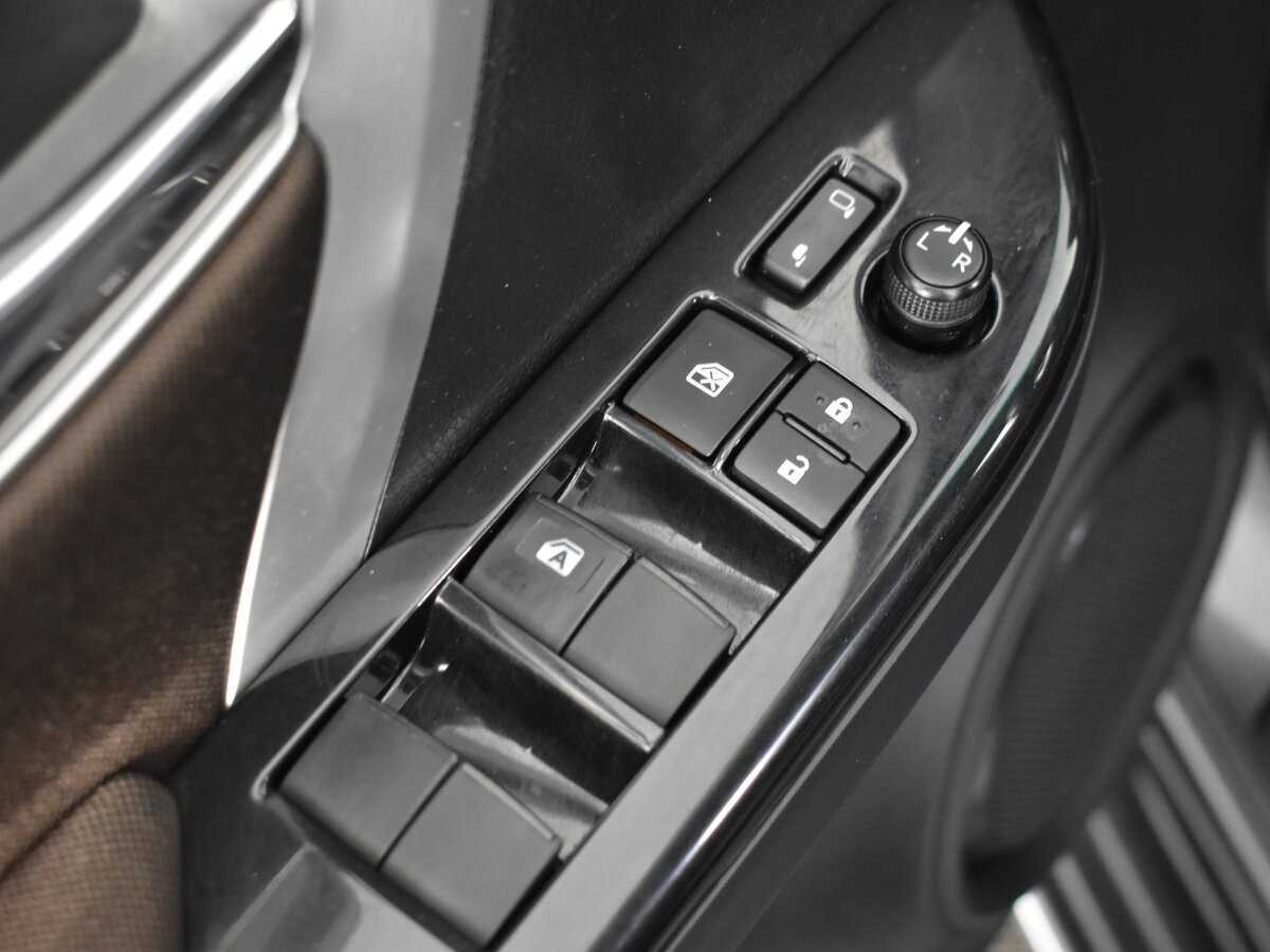 Toyota Fortuner 2020 года с пробегом. Фото: #7