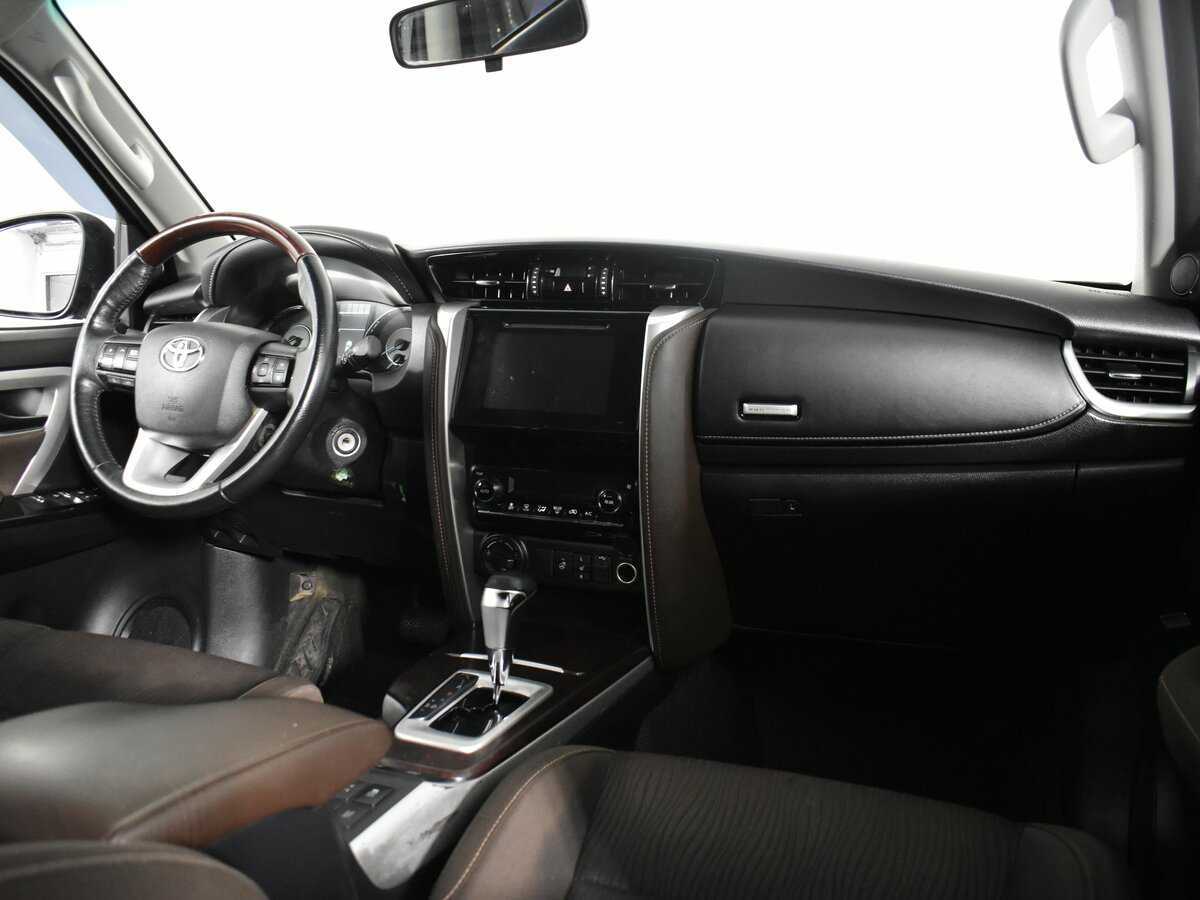 Toyota Fortuner 2020 года с пробегом. Фото: #8