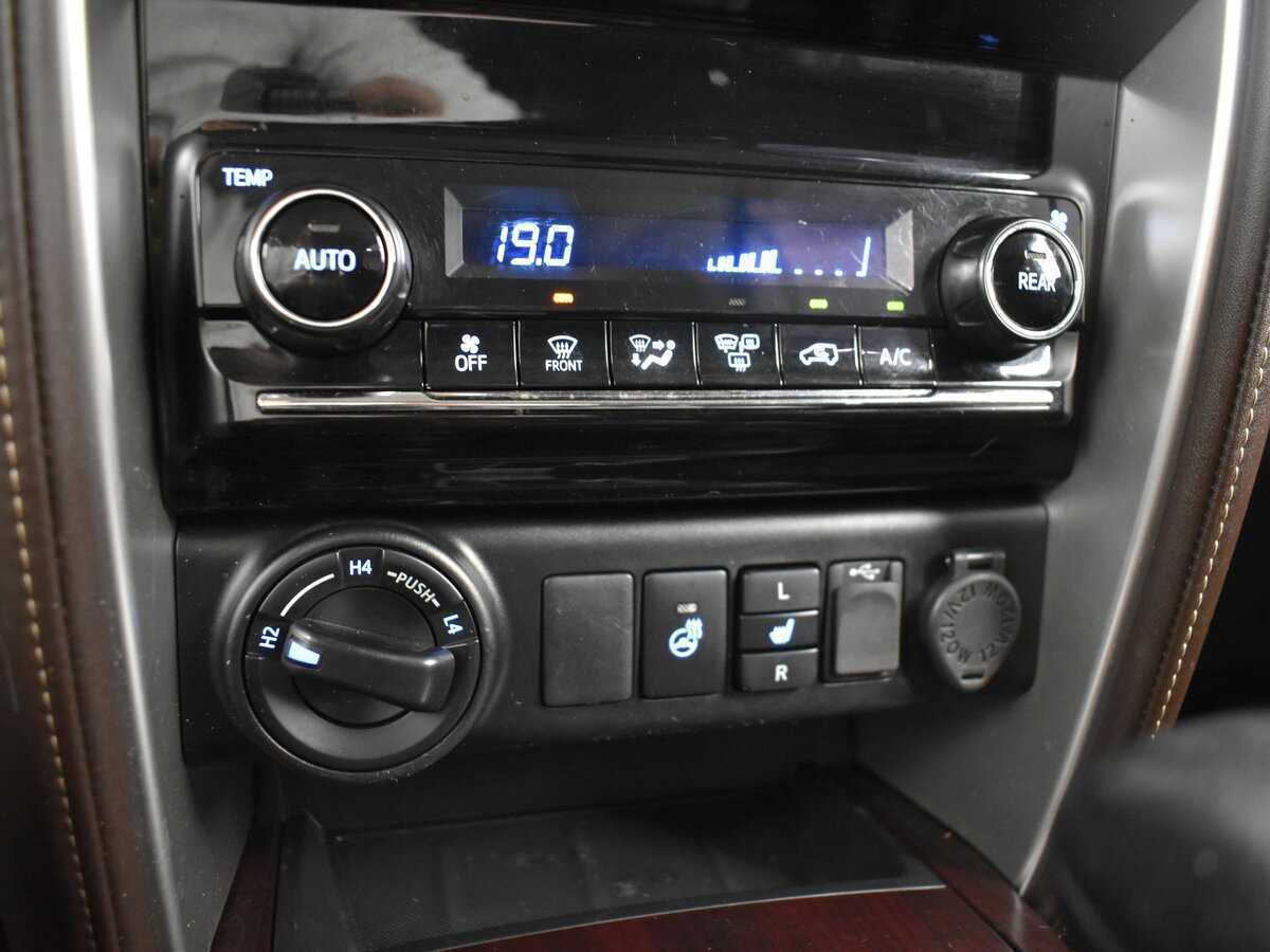 Toyota Fortuner 2020 года с пробегом. Фото: #14