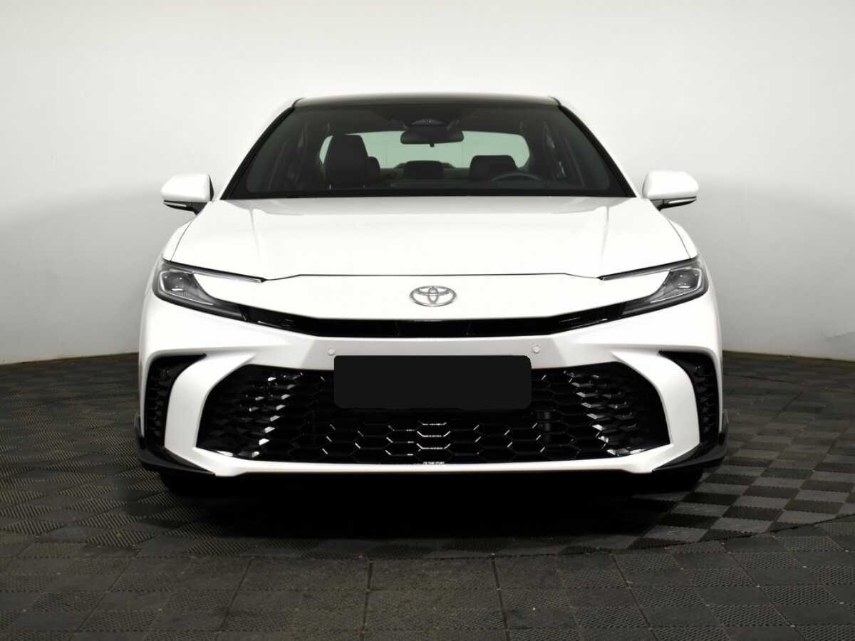 Toyota Camry 2024 года с пробегом. Фото: #1