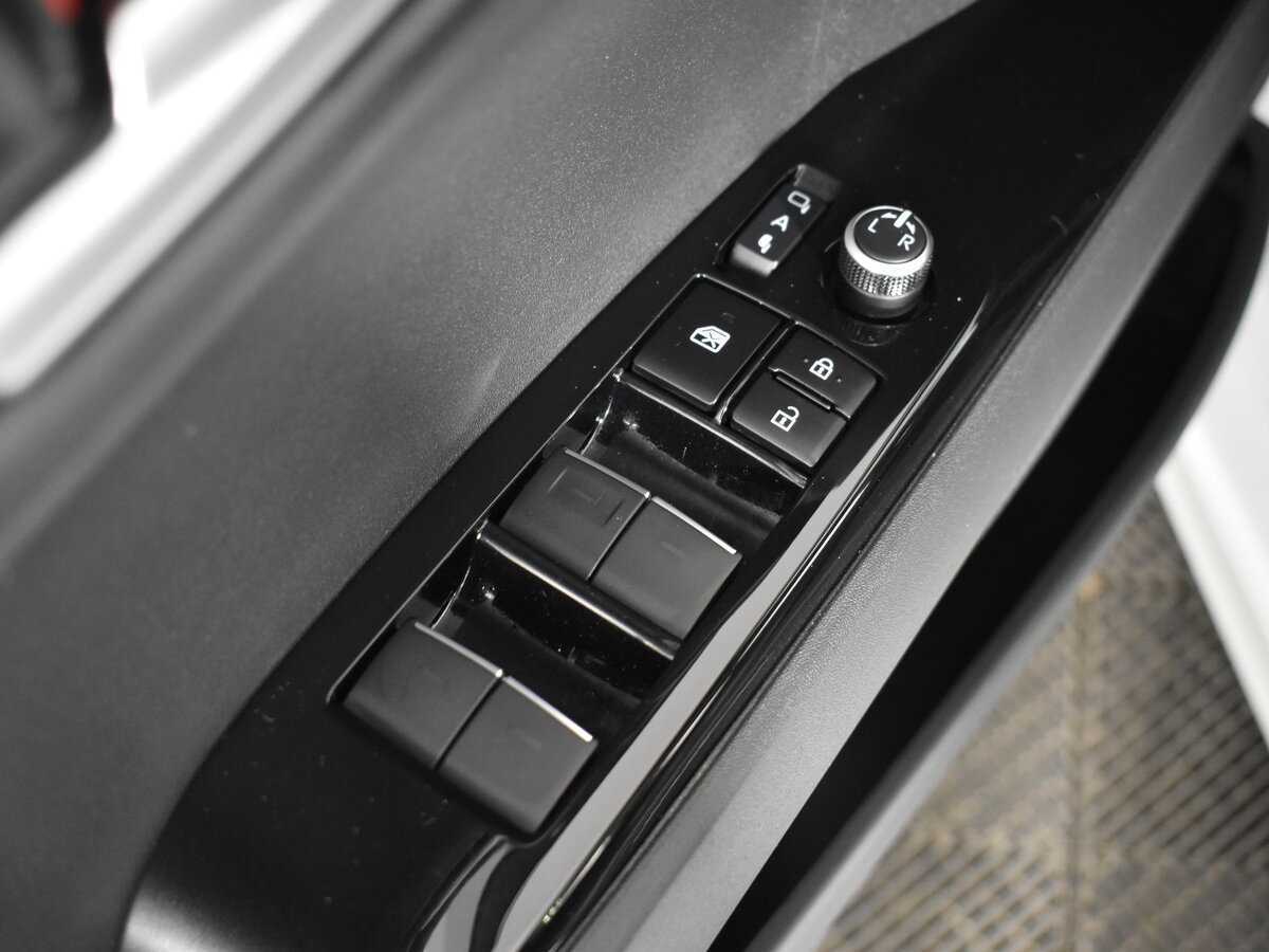 Toyota Camry 2024 года с пробегом. Фото: #8