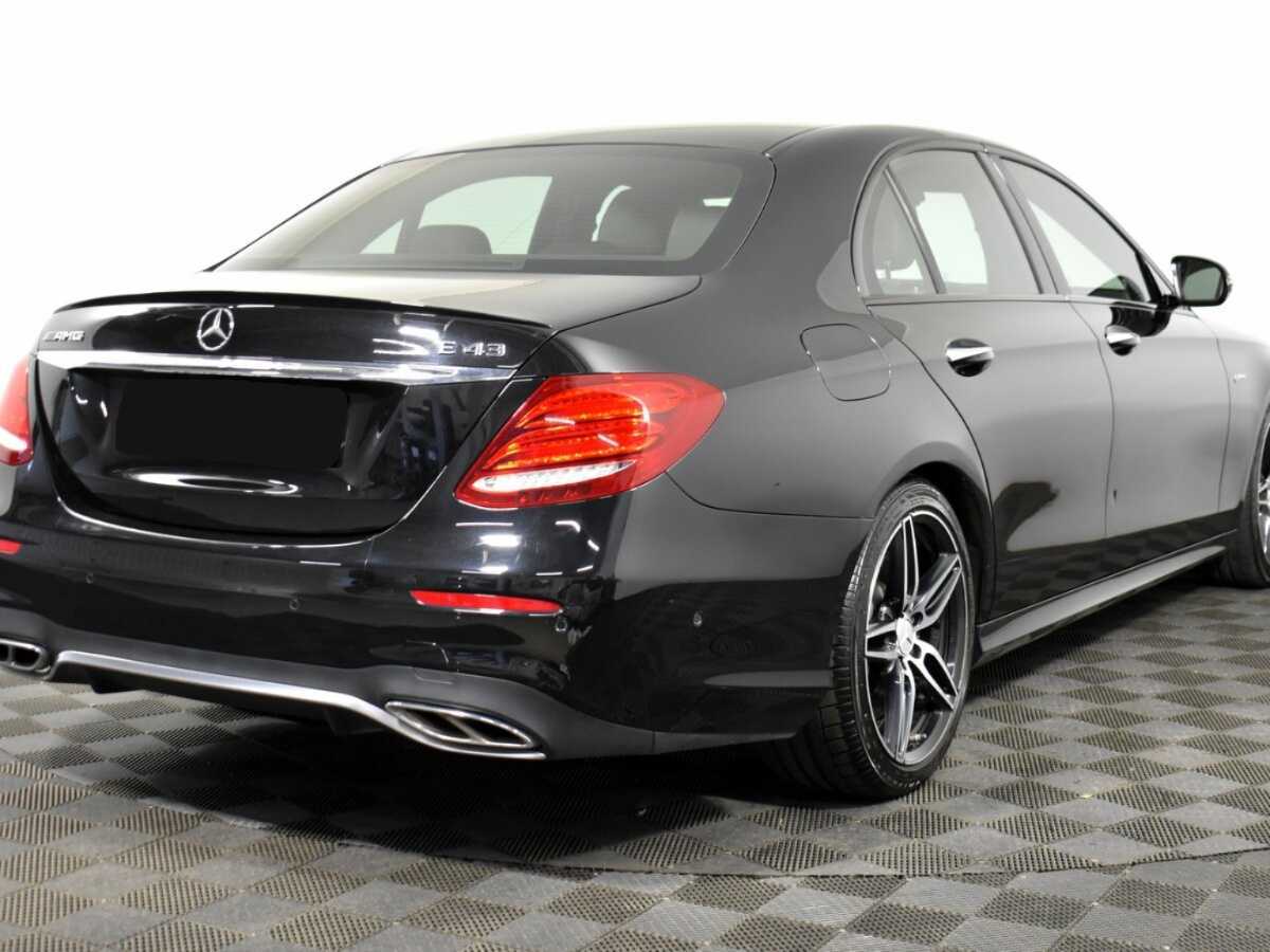 Mercedes-Benz E-Класс AMG 2018 года с пробегом. Фото: #3