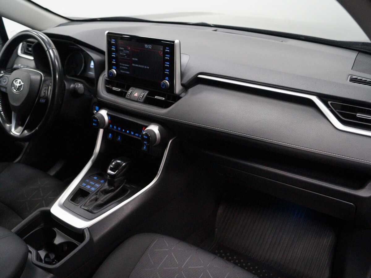 Toyota RAV4 2020 года с пробегом. Фото: #7