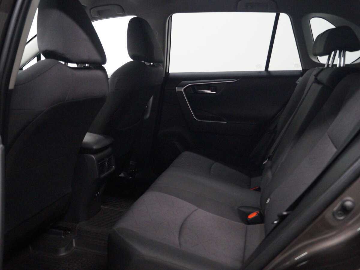 Toyota RAV4 2020 года с пробегом. Фото: #17