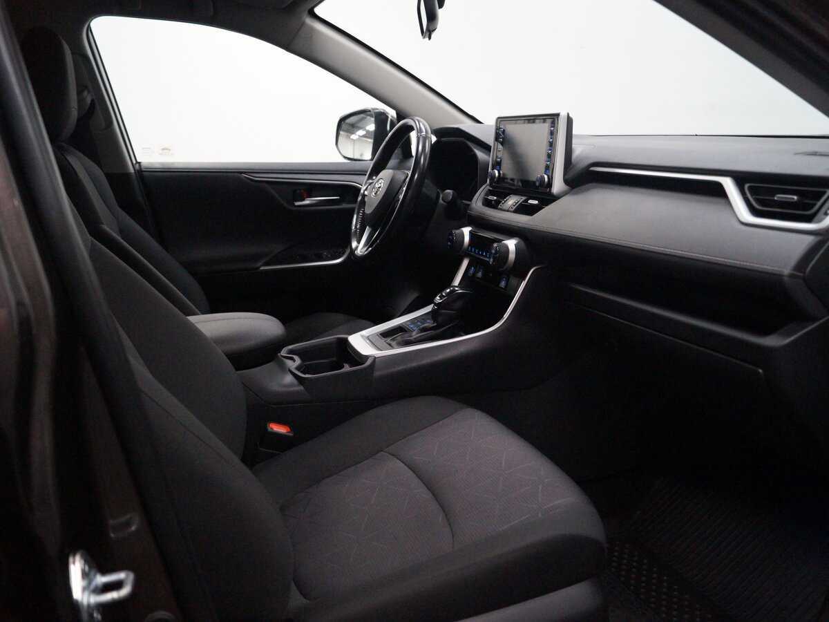 Toyota RAV4 2020 года с пробегом. Фото: #18