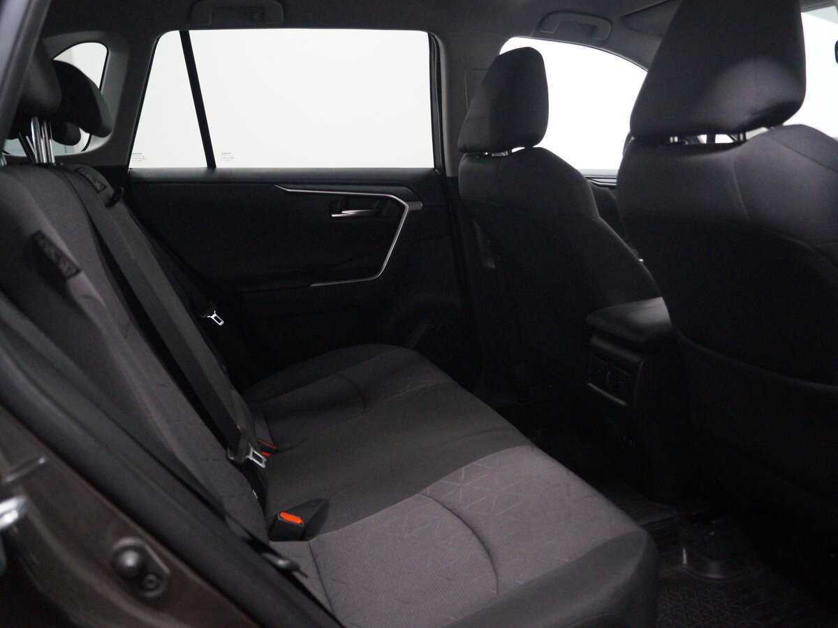 Toyota RAV4 2020 года с пробегом. Фото: #19