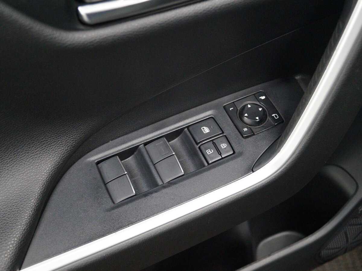 Toyota RAV4 2020 года с пробегом. Фото: #20