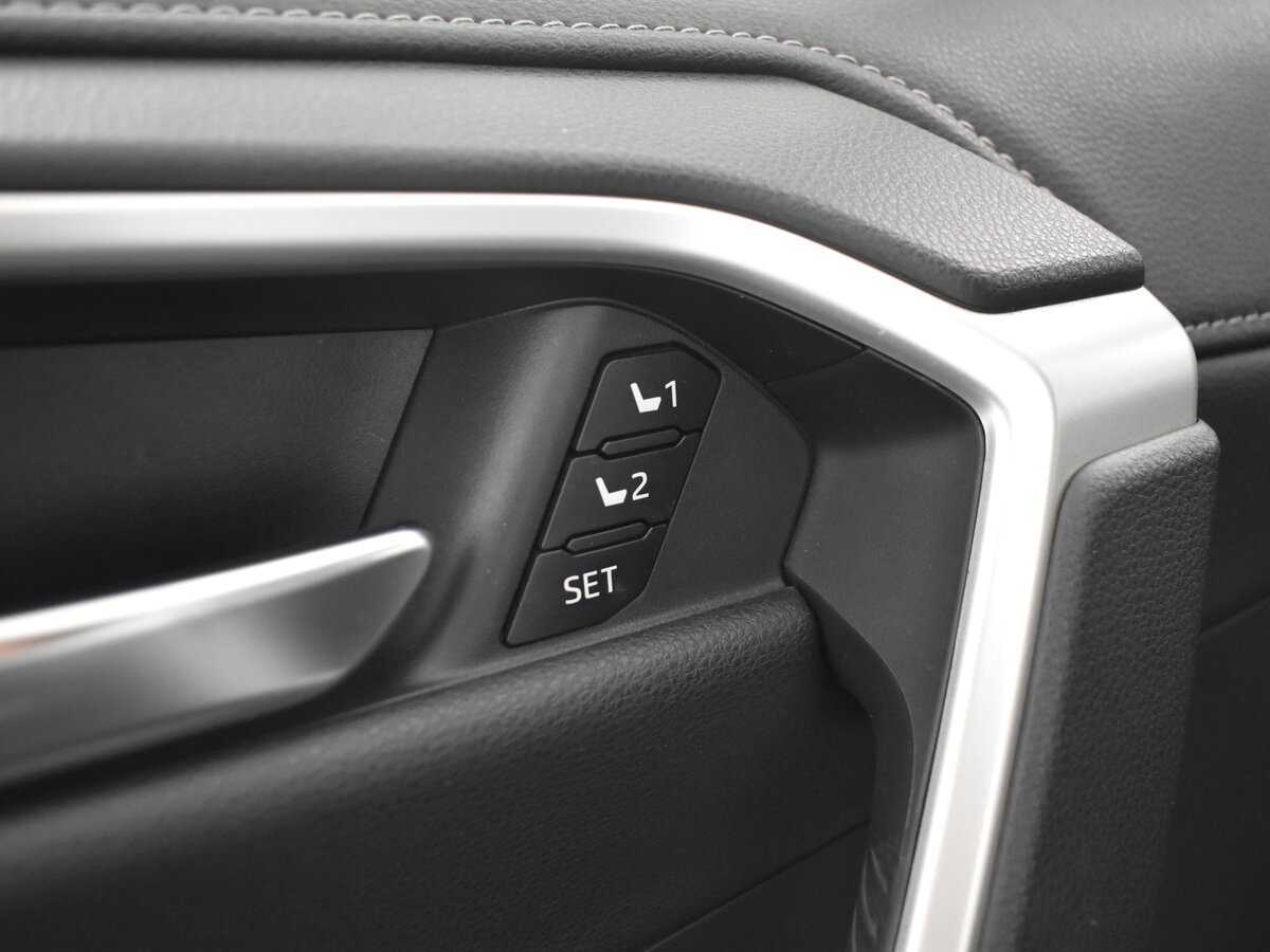 Toyota RAV4 2021 года с пробегом. Фото: #11